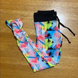 NWT California Kisses Palm Tree Leggings Size L